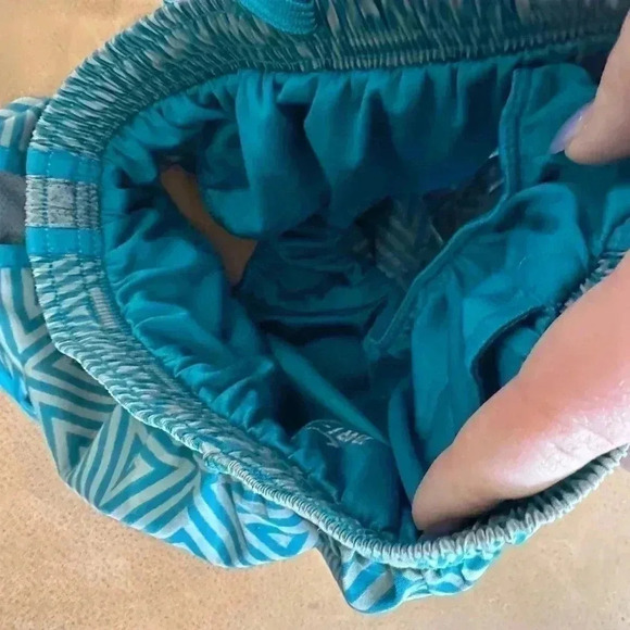 Women’s Nike Dri-Fit Gray And Teal Geometric Print Shorts Size XS Minor Flaw - Picture 5 of 7